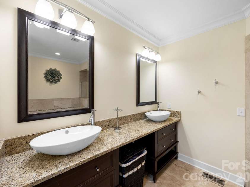 1823 Allen Street, Charlotte, NC 28205.  MLS# CAR4378484, YatesRealty ID 33683. Primary Bathroom