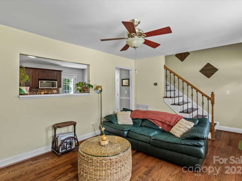 20840 Sierra Vista Drive, Cornelius, NC 28031.  MLS# CAR4257558, YatesRealty ID 33683. 