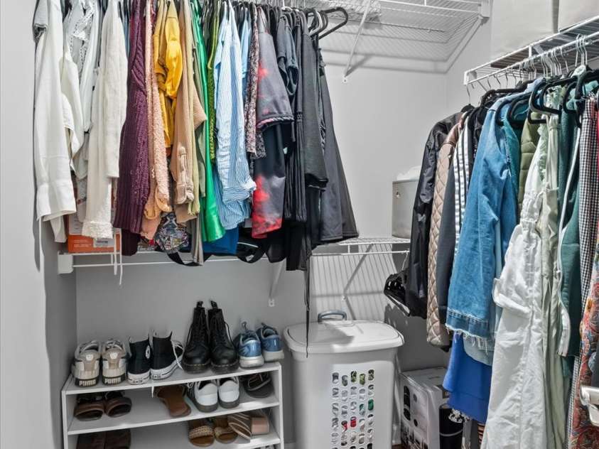 20840 Sierra Vista Drive, Cornelius, NC 28031.  MLS# CAR4257558, YatesRealty ID 33683. Walk in Closet with good storage