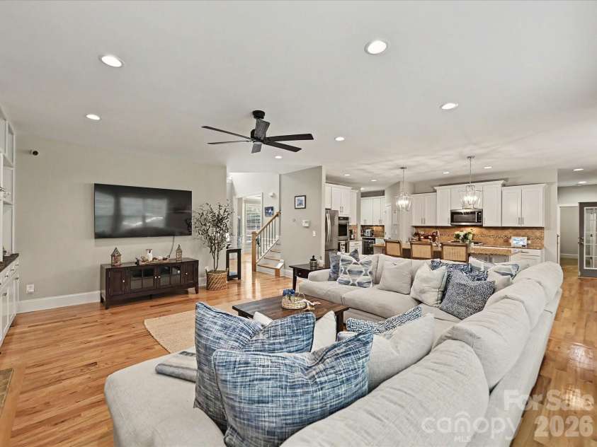 9643 Hampton Oaks Lane, Charlotte, NC 28270.  MLS# CAR4389106, YatesRealty ID 33684. 