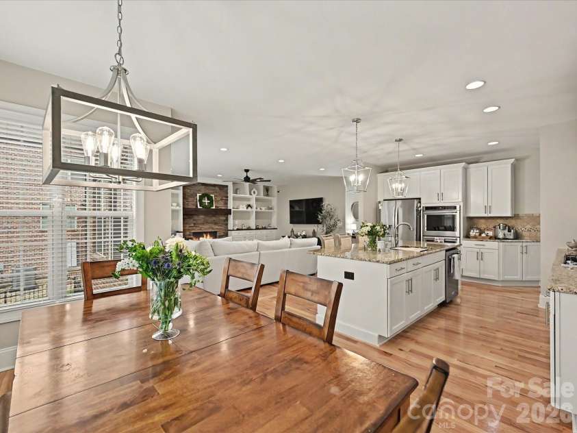 9643 Hampton Oaks Lane, Charlotte, NC 28270.  MLS# CAR4389106, YatesRealty ID 33684. 