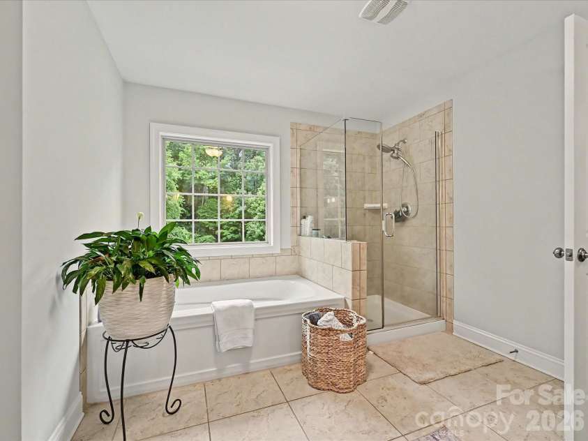 9643 Hampton Oaks Lane, Charlotte, NC 28270.  MLS# CAR4389106, YatesRealty ID 33684. 