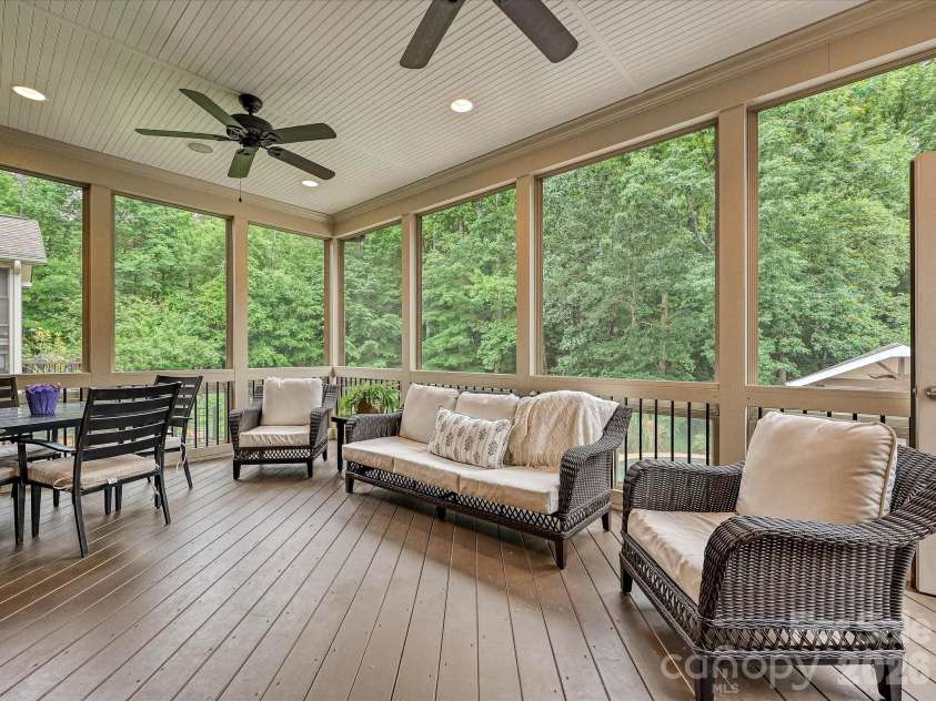9643 Hampton Oaks Lane, Charlotte, NC 28270.  MLS# CAR4389106, YatesRealty ID 33684. 
