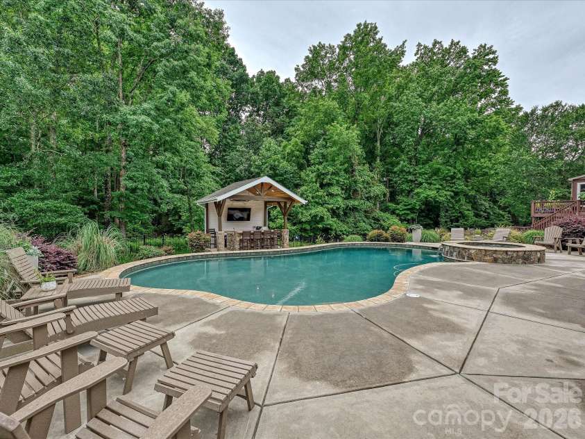 9643 Hampton Oaks Lane, Charlotte, NC 28270.  MLS# CAR4389106, YatesRealty ID 33684. 