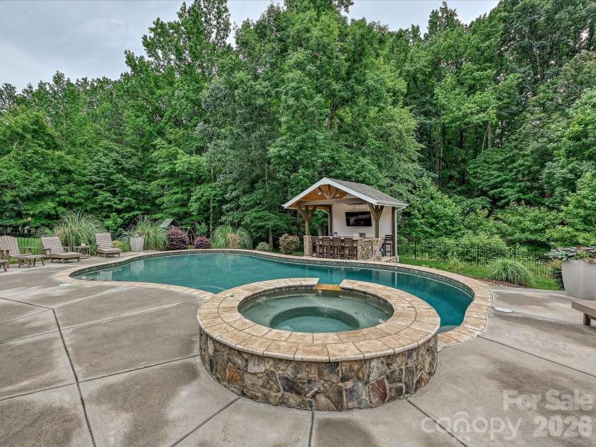 9643 Hampton Oaks Lane, Charlotte, NC 28270.  MLS# CAR4389106, YatesRealty ID 33684. 
