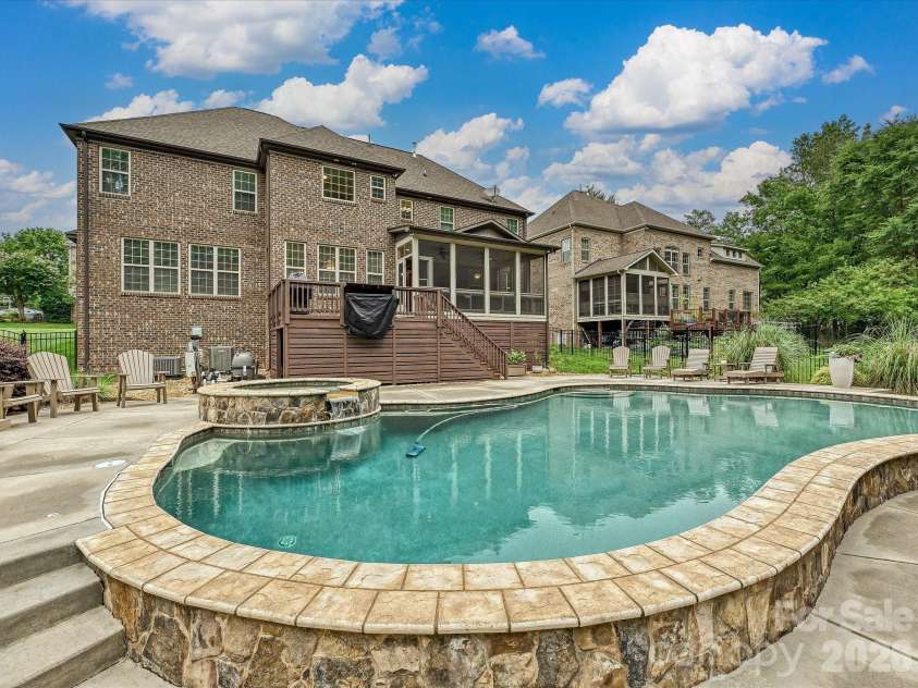 9643 Hampton Oaks Lane, Charlotte, NC 28270.  MLS# CAR4389106, YatesRealty ID 33684. 