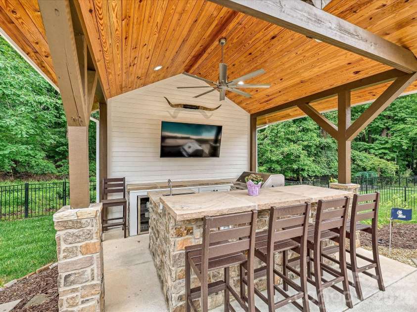 9643 Hampton Oaks Lane, Charlotte, NC 28270.  MLS# CAR4389106, YatesRealty ID 33684. Cabana/Outdoor Kitchen