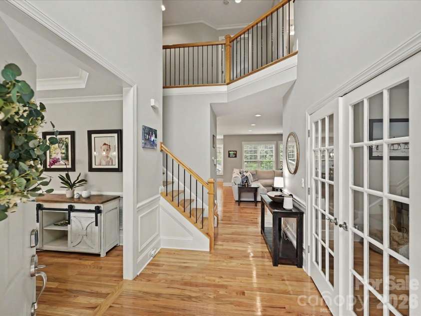 9643 Hampton Oaks Lane, Charlotte, NC 28270.  MLS# CAR4389106, YatesRealty ID 33684. Entryway