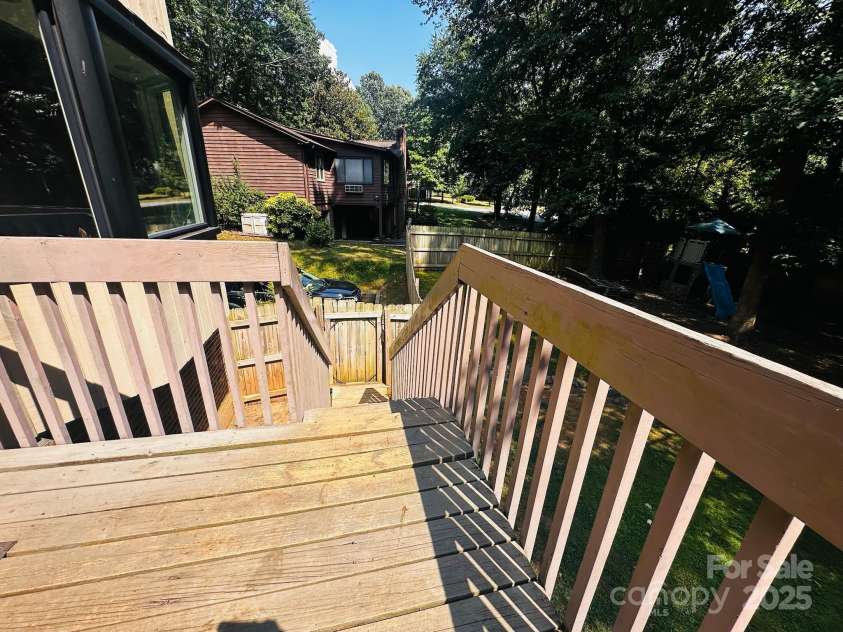 430 17th Avenue Drive, Hickory, NC 28601.  MLS# CAR4281870, YatesRealty ID 33686. Back Deck