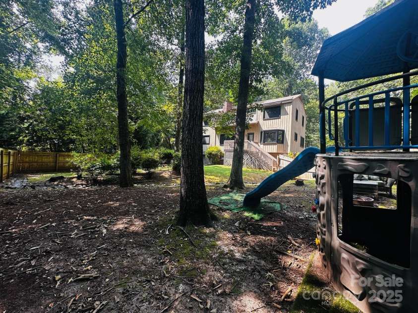 430 17th Avenue Drive, Hickory, NC 28601.  MLS# CAR4281870, YatesRealty ID 33686. Backyard