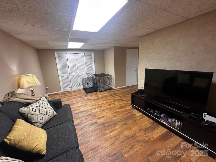 430 17th Avenue Drive, Hickory, NC 28601.  MLS# CAR4281870, YatesRealty ID 33686. Basement