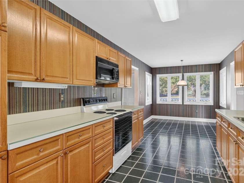 110 Old Squaw Road, Mooresville, NC 28117.  MLS# CAR4278838, YatesRealty ID 33687. 