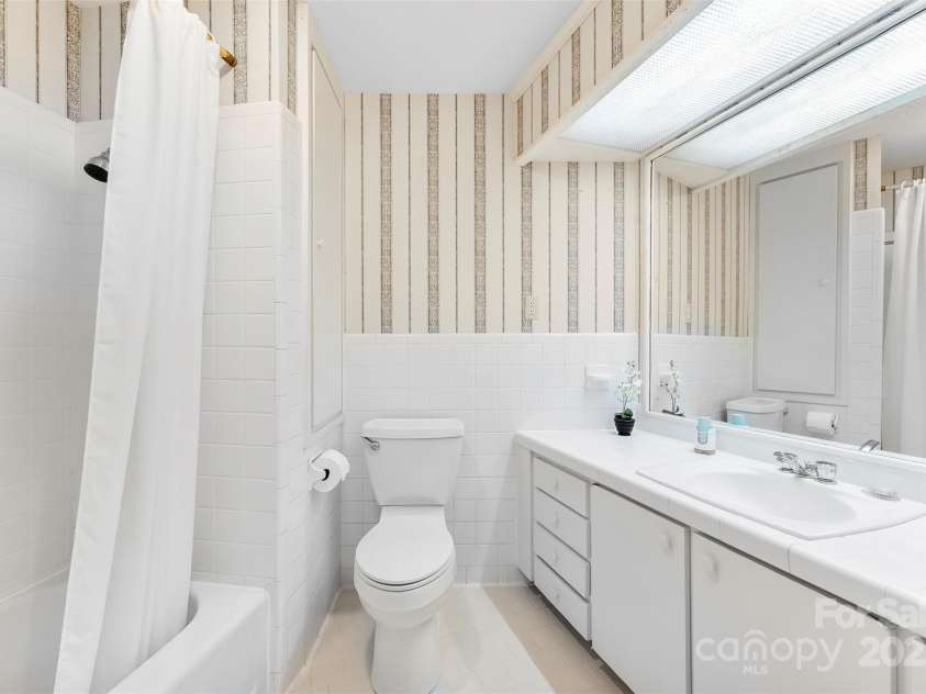 2927 Old Stage Road, Gastonia, NC 28052.  MLS# CAR4283829, YatesRealty ID 33688. 