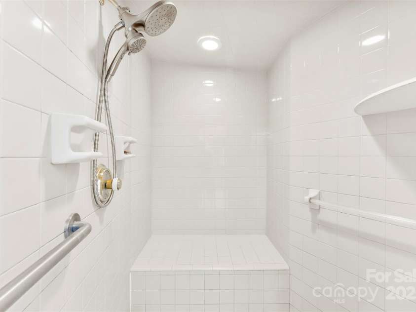 2927 Old Stage Road, Gastonia, NC 28052.  MLS# CAR4283829, YatesRealty ID 33688. 