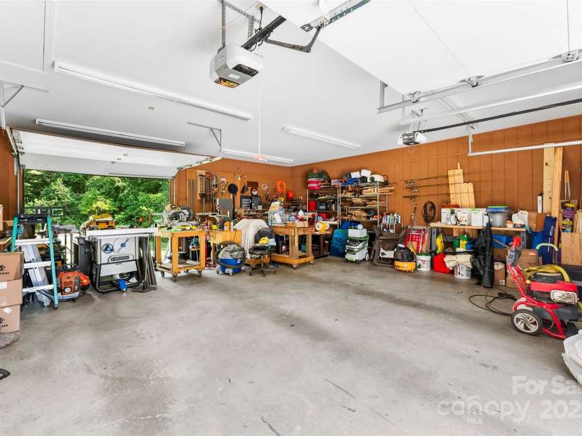 2927 Old Stage Road, Gastonia, NC 28052.  MLS# CAR4283829, YatesRealty ID 33688. 