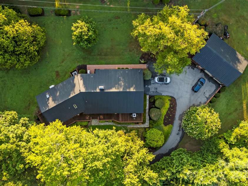 2927 Old Stage Road, Gastonia, NC 28052.  MLS# CAR4283829, YatesRealty ID 33688. 