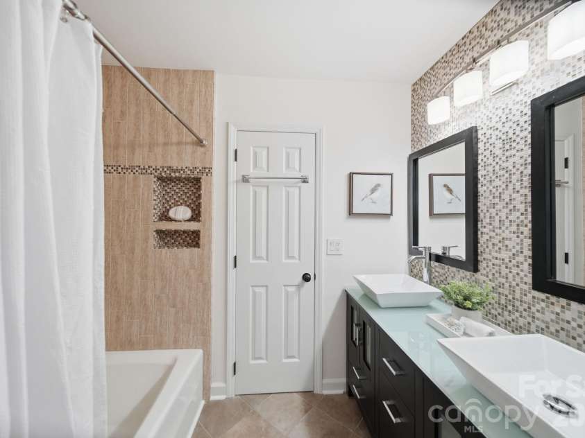 5600 Carmel Station Avenue, Charlotte, NC 28226.  MLS# CAR4397879, YatesRealty ID 33688. 