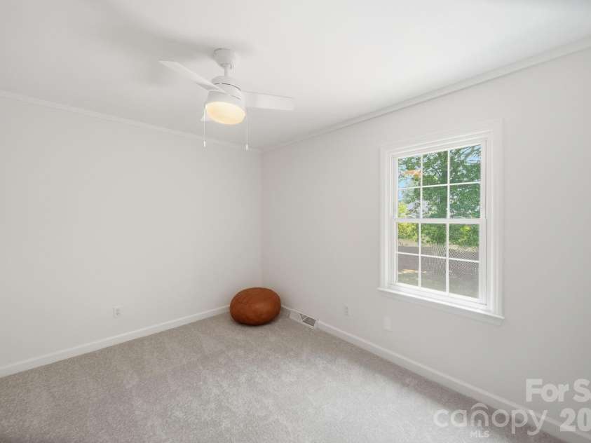 5600 Carmel Station Avenue, Charlotte, NC 28226.  MLS# CAR4397879, YatesRealty ID 33688. 