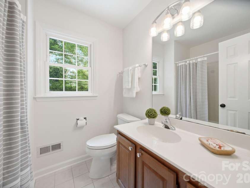 5600 Carmel Station Avenue, Charlotte, NC 28226.  MLS# CAR4397879, YatesRealty ID 33688. 