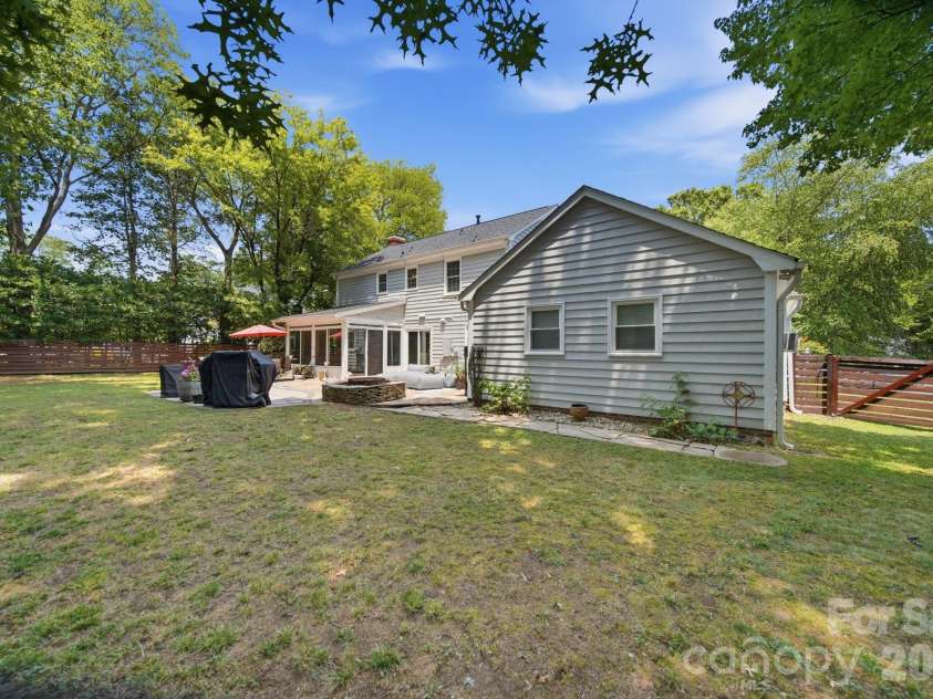 5600 Carmel Station Avenue, Charlotte, NC 28226.  MLS# CAR4397879, YatesRealty ID 33688. 