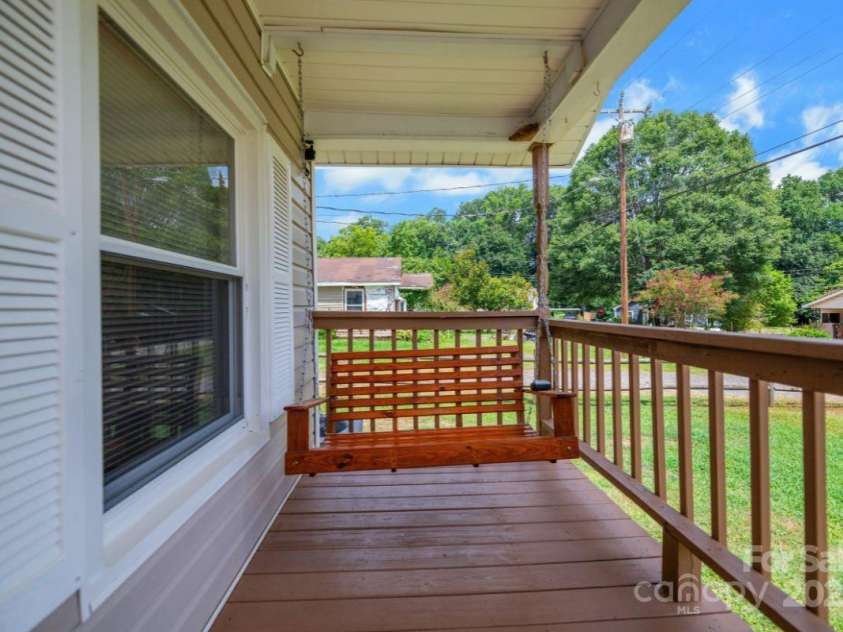 107 Apricot Street, Belmont, NC 28012.  MLS# CAR4284987, YatesRealty ID 33689. 