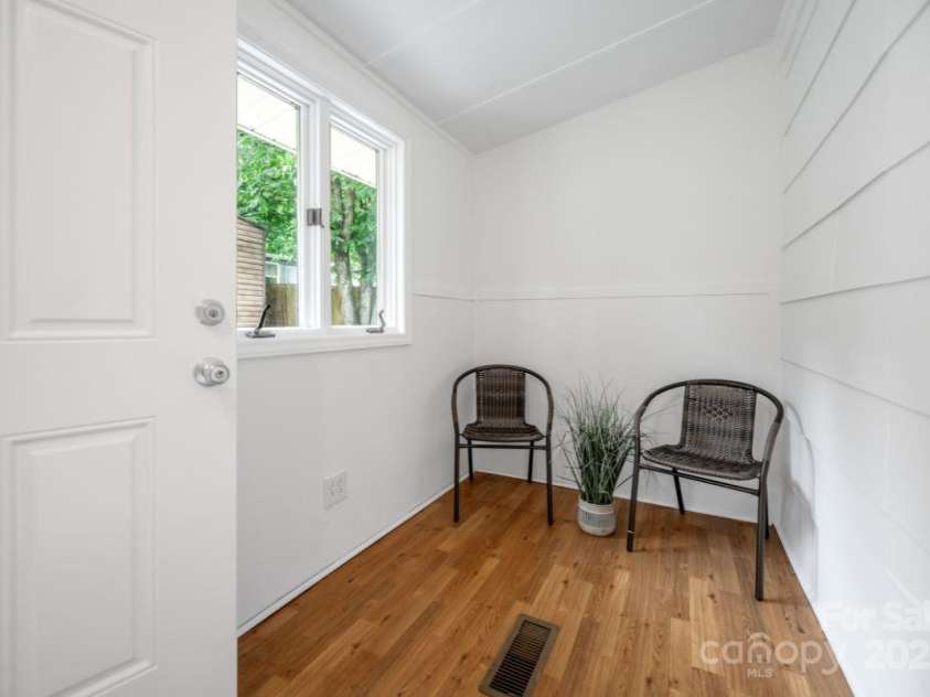 107 Apricot Street, Belmont, NC 28012.  MLS# CAR4284987, YatesRealty ID 33689. 