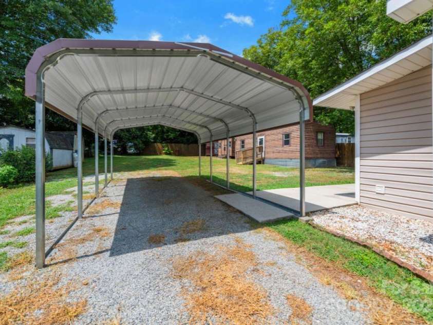 107 Apricot Street, Belmont, NC 28012.  MLS# CAR4284987, YatesRealty ID 33689. 