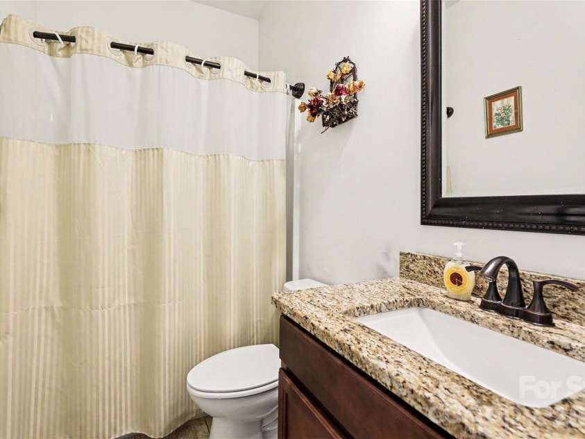 964 Mathis Avenue, Salisbury, NC 28146.  MLS# CAR4390252, YatesRealty ID 33689. 2nd Full Bathroom