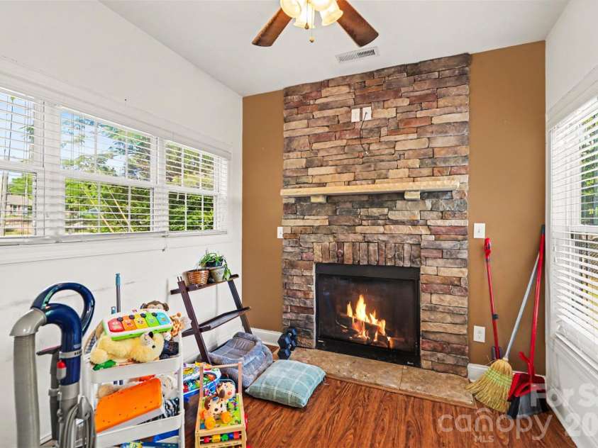 964 Mathis Avenue, Salisbury, NC 28146.  MLS# CAR4390252, YatesRealty ID 33689. Den/Sunroom