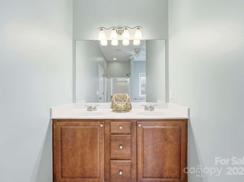 117 Chandler Drive, Mocksville, NC 27028.  MLS# CAR4311505, YatesRealty ID 3369. 