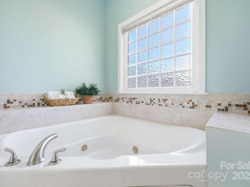 117 Chandler Drive, Mocksville, NC 27028.  MLS# CAR4311505, YatesRealty ID 3369. 