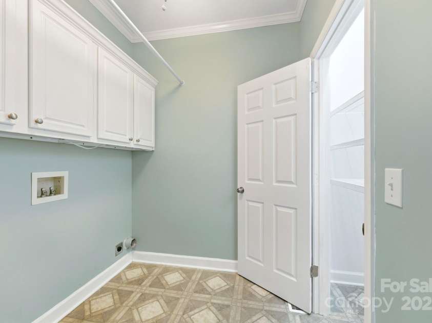 117 Chandler Drive, Mocksville, NC 27028.  MLS# CAR4311505, YatesRealty ID 3369. 