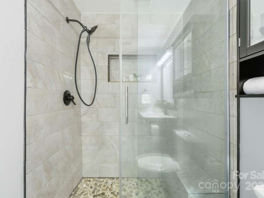 117 Chandler Drive, Mocksville, NC 27028.  MLS# CAR4311505, YatesRealty ID 3369. 