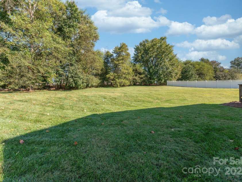 117 Chandler Drive, Mocksville, NC 27028.  MLS# CAR4311505, YatesRealty ID 3369. 