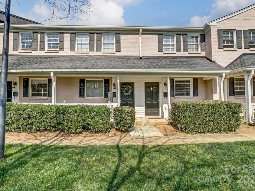 1224 Green Oaks Lane, Charlotte, NC 28205.  MLS# CAR4233494, YatesRealty ID 3369. 