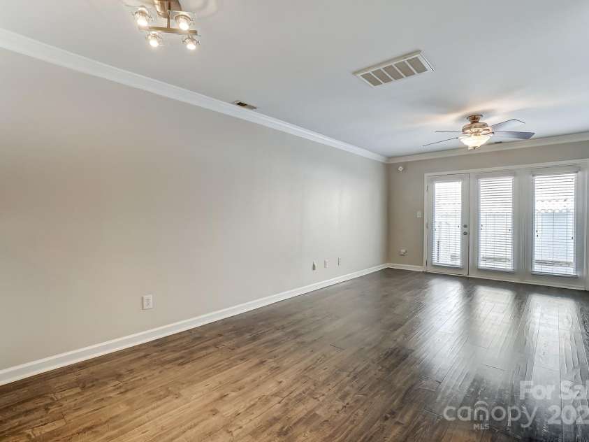 1224 Green Oaks Lane, Charlotte, NC 28205.  MLS# CAR4233494, YatesRealty ID 3369. 