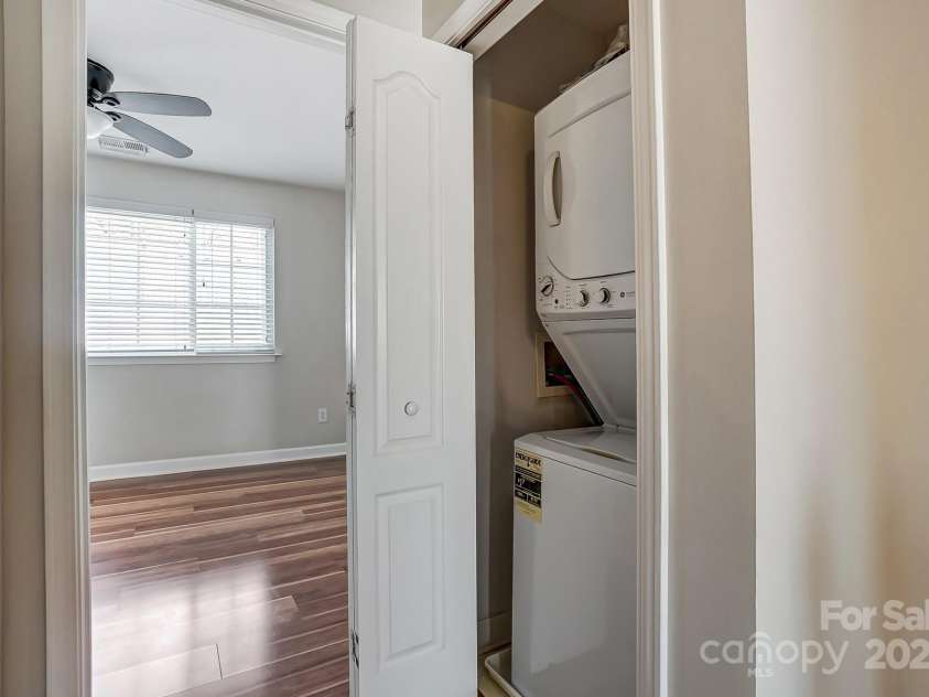 1224 Green Oaks Lane, Charlotte, NC 28205.  MLS# CAR4233494, YatesRealty ID 3369. Laundry closet