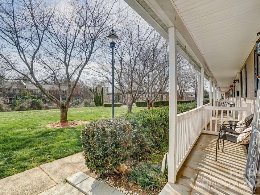 1224 Green Oaks Lane, Charlotte, NC 28205.  MLS# CAR4233494, YatesRealty ID 3369. View of common area from front porch