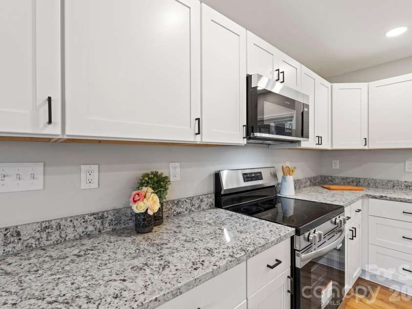 274 Hatley Circle, Concord, NC 28025.  MLS# CAR4309892, YatesRealty ID 3369. 