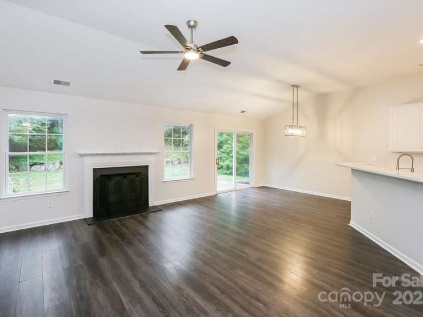 128 Edgington Street, Mooresville, NC 28115.  MLS# CAR4288976, YatesRealty ID 33690. 
