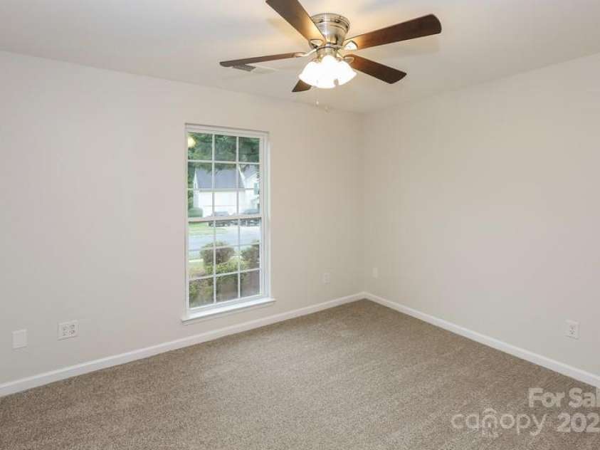 128 Edgington Street, Mooresville, NC 28115.  MLS# CAR4288976, YatesRealty ID 33690. 