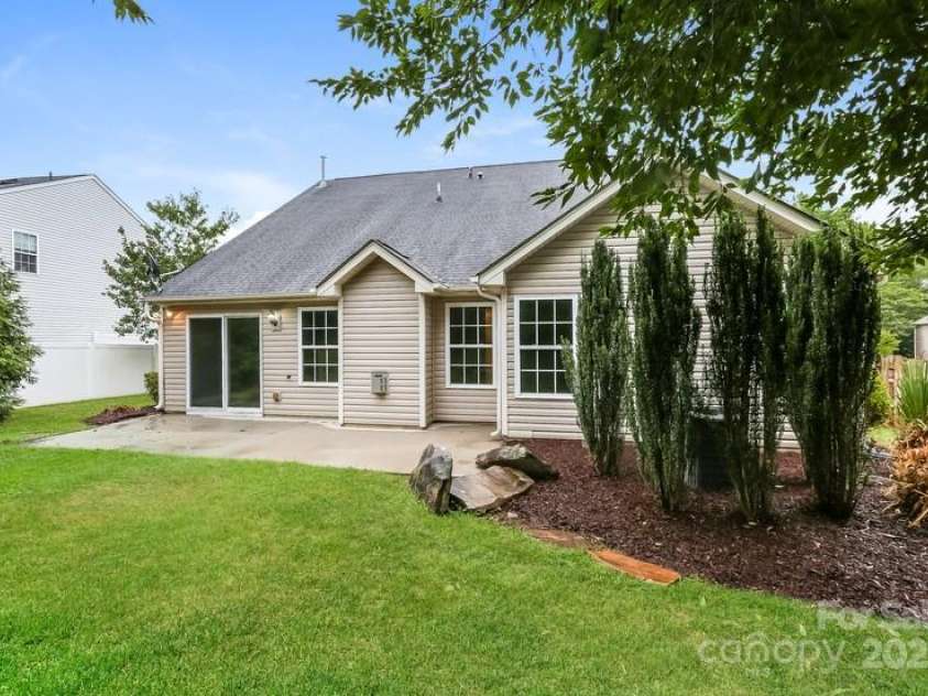 128 Edgington Street, Mooresville, NC 28115.  MLS# CAR4288976, YatesRealty ID 33690. 