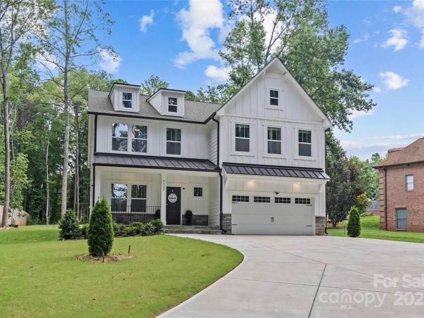 5902 Beatties Ford Road, Charlotte, NC 28216.  MLS# CAR4287587, YatesRealty ID 33691. 