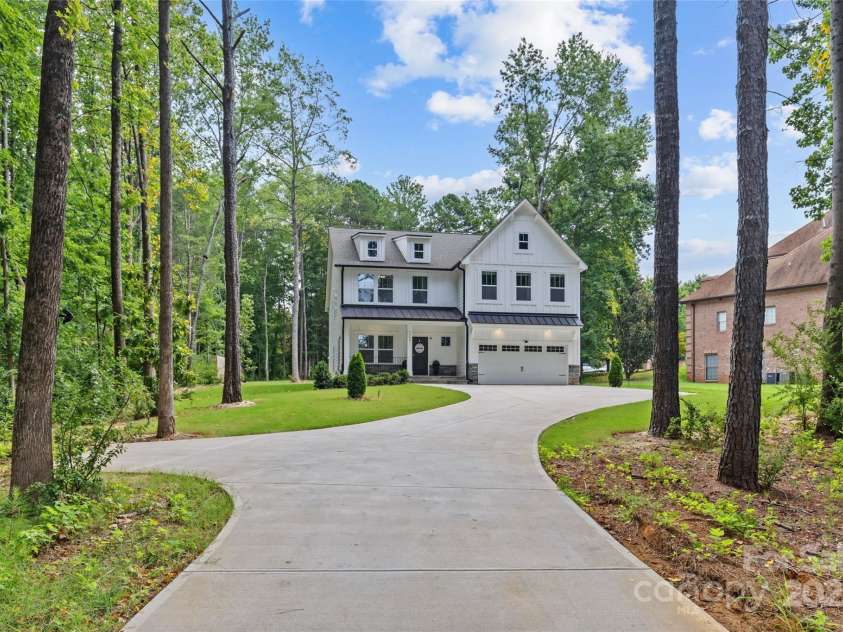 5902 Beatties Ford Road, Charlotte, NC 28216.  MLS# CAR4287587, YatesRealty ID 33691. 