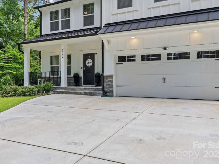 5902 Beatties Ford Road, Charlotte, NC 28216.  MLS# CAR4287587, YatesRealty ID 33691. 