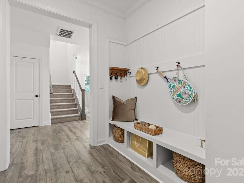 5902 Beatties Ford Road, Charlotte, NC 28216.  MLS# CAR4287587, YatesRealty ID 33691. 