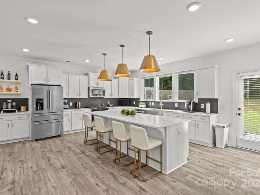 5902 Beatties Ford Road, Charlotte, NC 28216.  MLS# CAR4287587, YatesRealty ID 33691. 