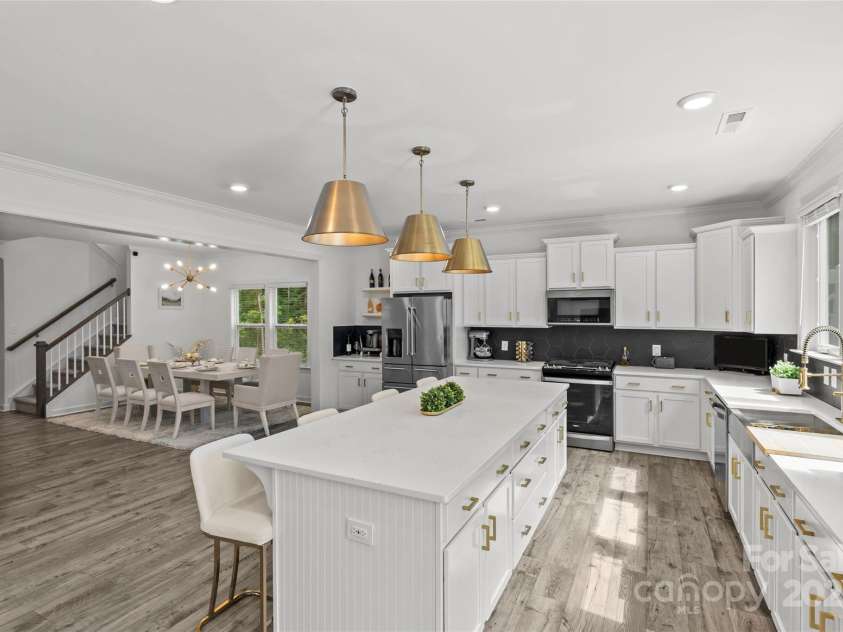 5902 Beatties Ford Road, Charlotte, NC 28216.  MLS# CAR4287587, YatesRealty ID 33691. 