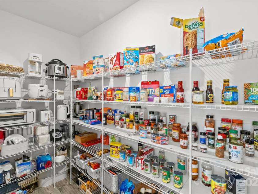 5902 Beatties Ford Road, Charlotte, NC 28216.  MLS# CAR4287587, YatesRealty ID 33691. 