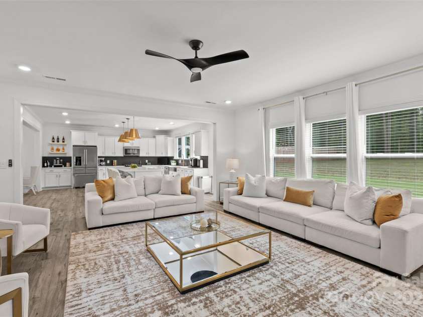 5902 Beatties Ford Road, Charlotte, NC 28216.  MLS# CAR4287587, YatesRealty ID 33691. 